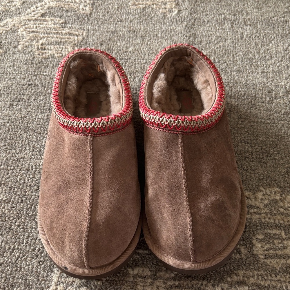 UGG women’s Tasman II size 10